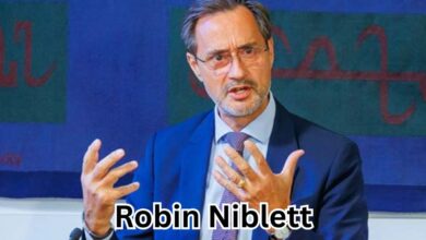 Robin Niblett