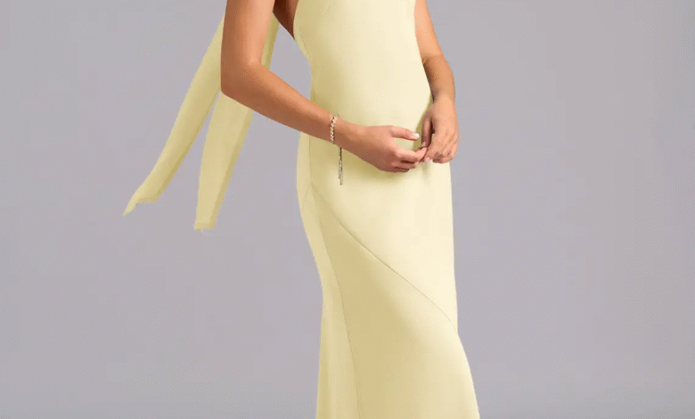 How Mismatched Bridesmaid Dresses Still Look Cohesive