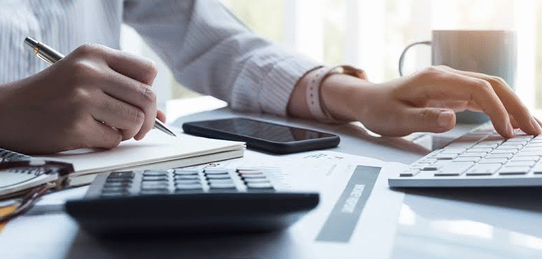 What Key Factors Should be Evaluated Before Choosing an Outsourced Bookkeeping Service